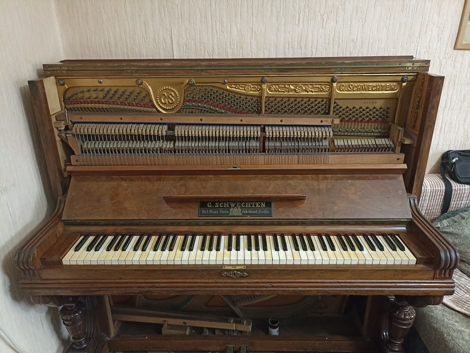 Продам антикварное пианино