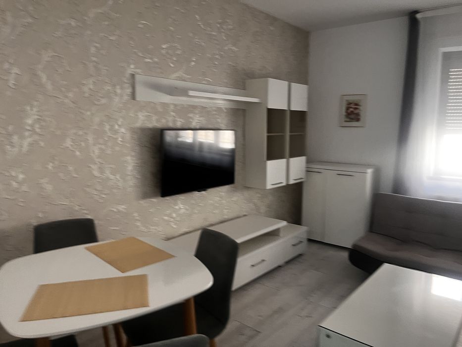 Apartament la casa