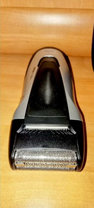 Mașina de bărbierit Braun