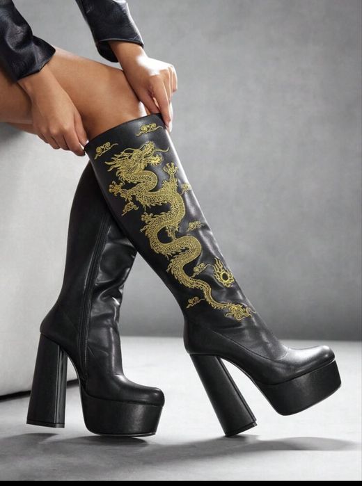 Ботуши с бродерия дракон