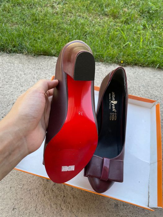 кожаные бардовые туфли