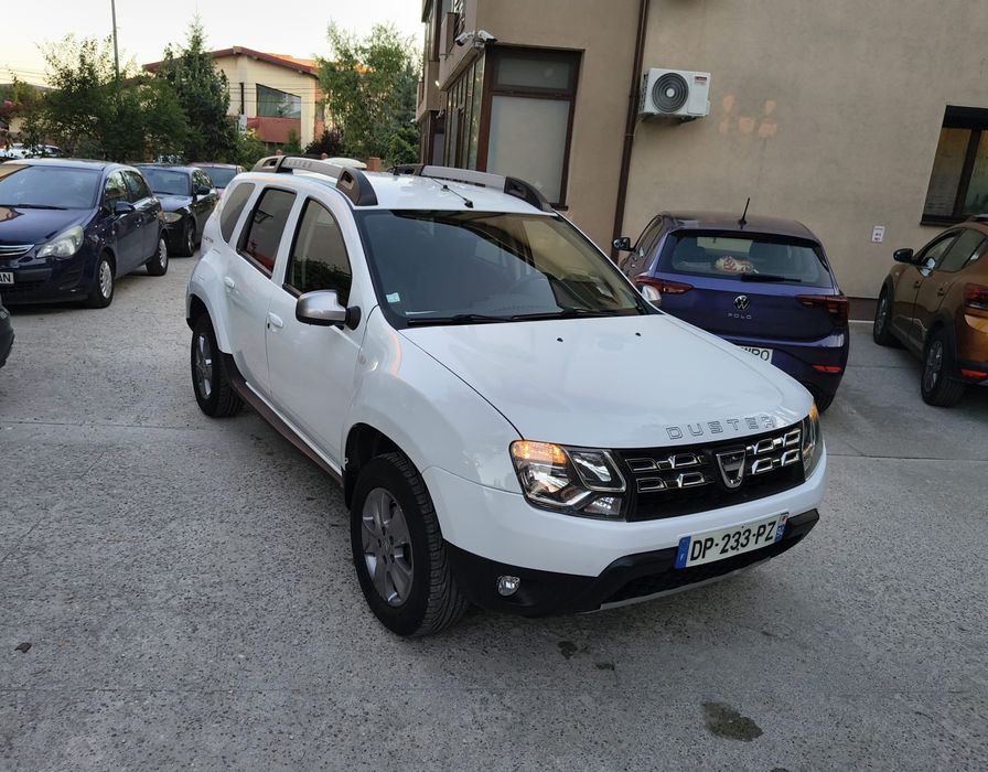 Vând dacia duster