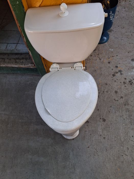 Продам б/у унитаз