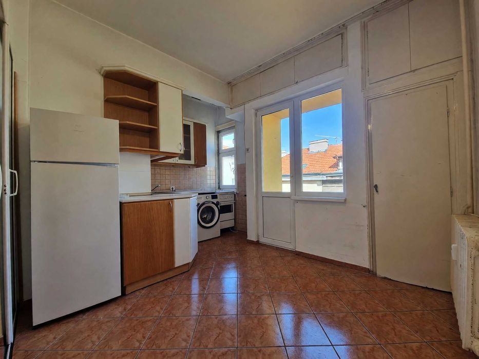 Продава се Тристаен апартамент в София, Център - 100 кв.м за 2450 €/кв.м - Снимка #2