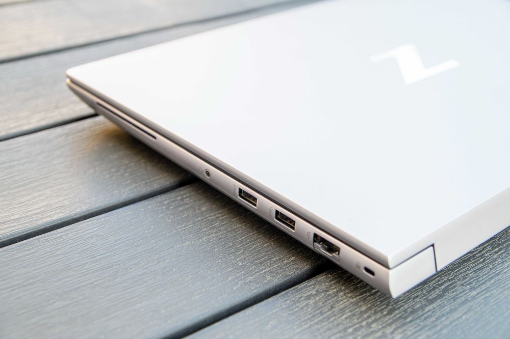 HP ZBook Fury 16 G9 / i7 12800HX / 32GB / 512GB / RTX A1000