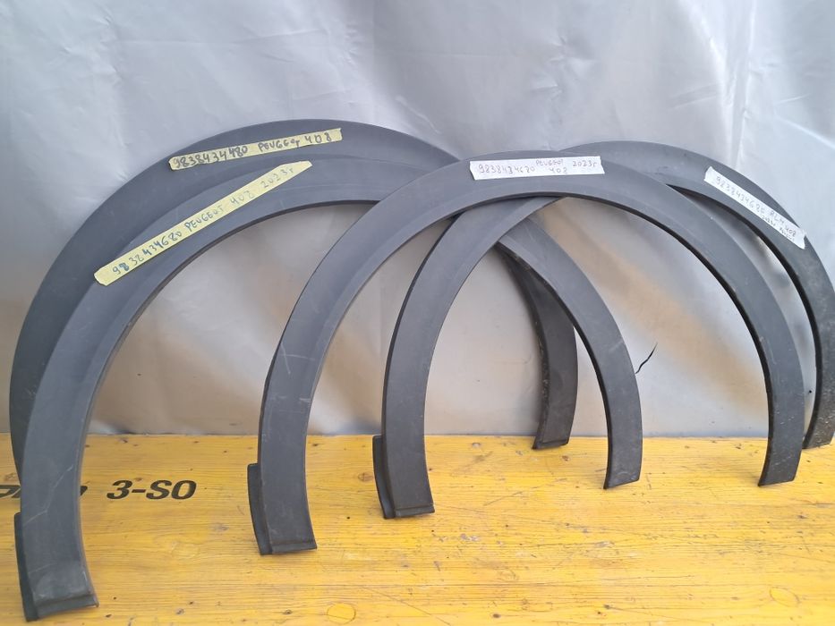 Лайсна калник пежо 408 2023г Peugeot 408