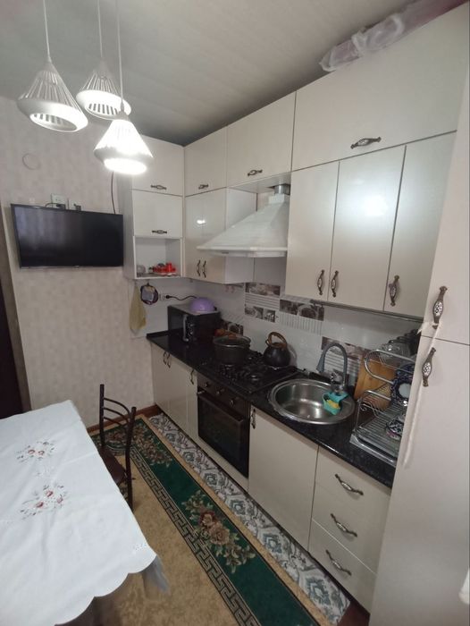 Янгихаёт тумани спутник 16а Срочна квартира сотилади. Нархи 60000$.