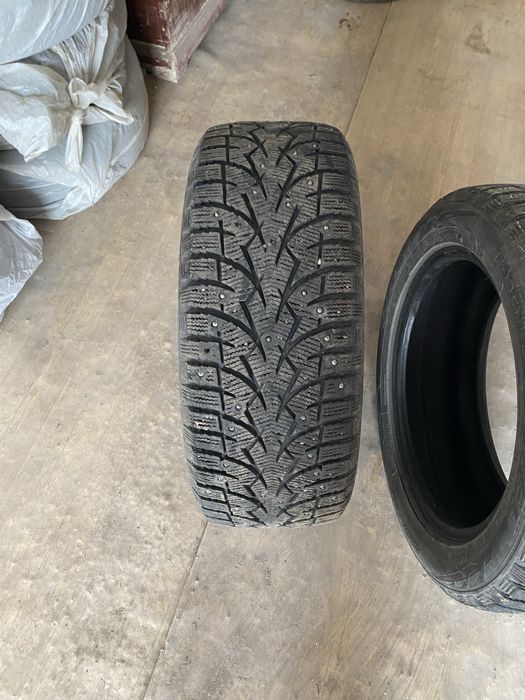 Зимние шины 205/55 R16 TOYO шипованые