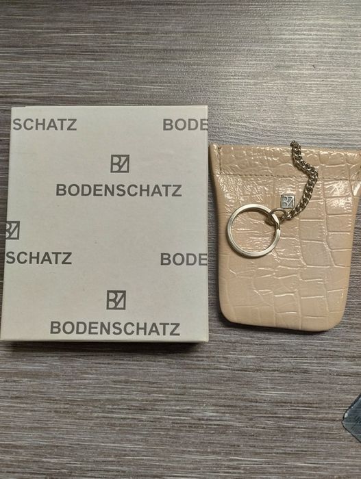 Ключница кожаная