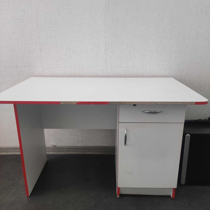 Продам офисный стол