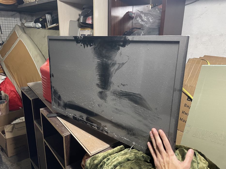 Телевизор 32" Samsung UE32J4000AK на запчасти / под восстановление