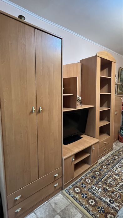 Стол компьютерный и стенка
