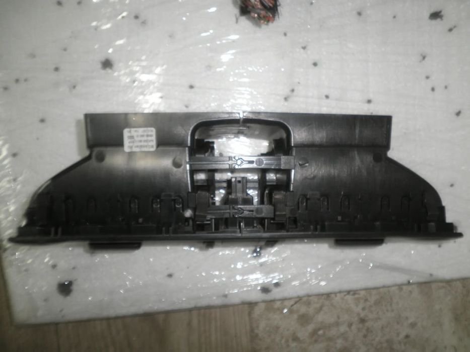 grila ventilatie centrala skoda rapid 5ja820951c