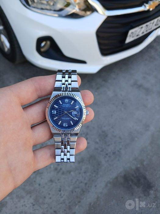 Rolex soat sotiladi