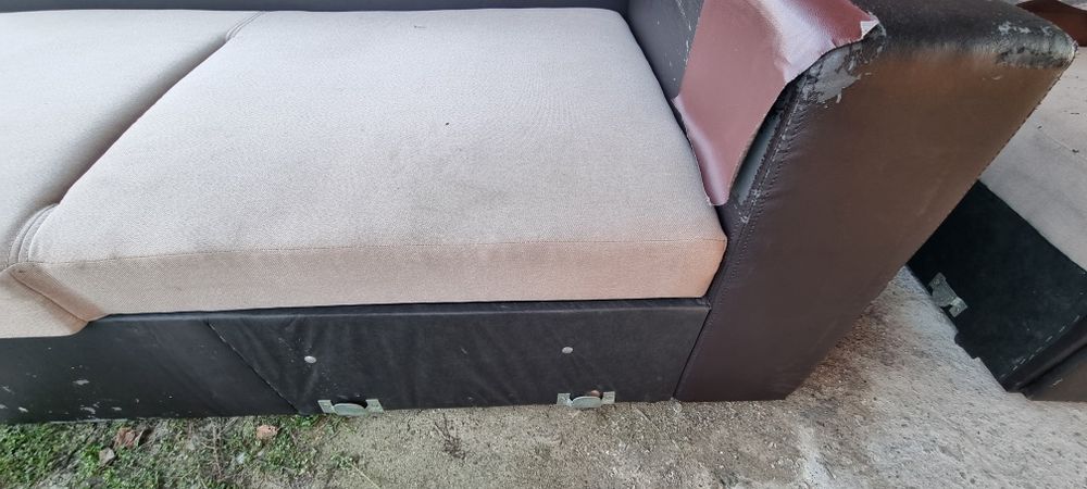 Vand urgent coltar din doua canapele