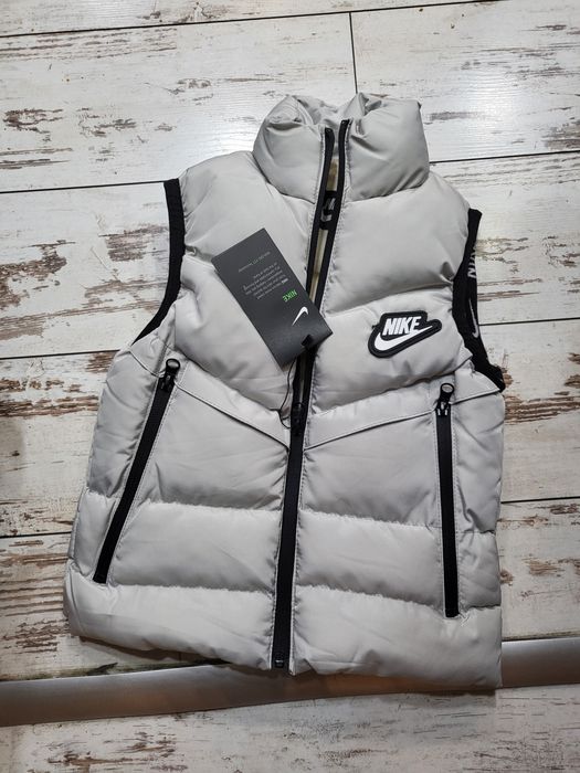 Детски елеци Nike,шушлякови.