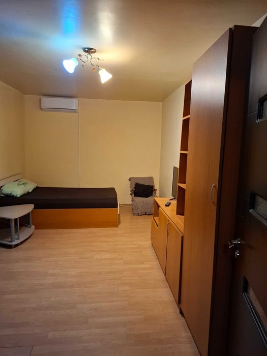 Particular, inchiriez garsoniera decomandata, Materna Craiovita Noua