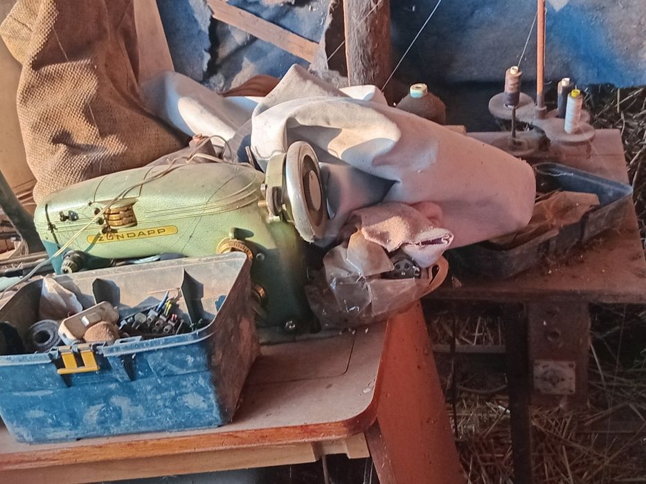 Vand trei masini de cosit  in fuctiune