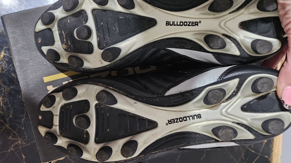 Футболни бутонки