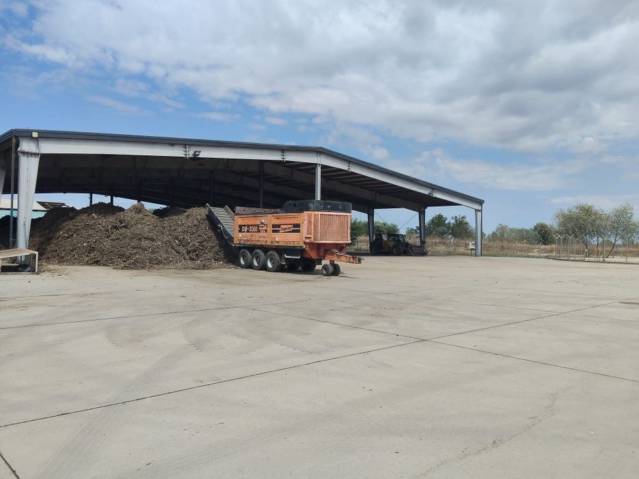 Tocat lemn crengi radacini plastic material lemnos deseuri constructii