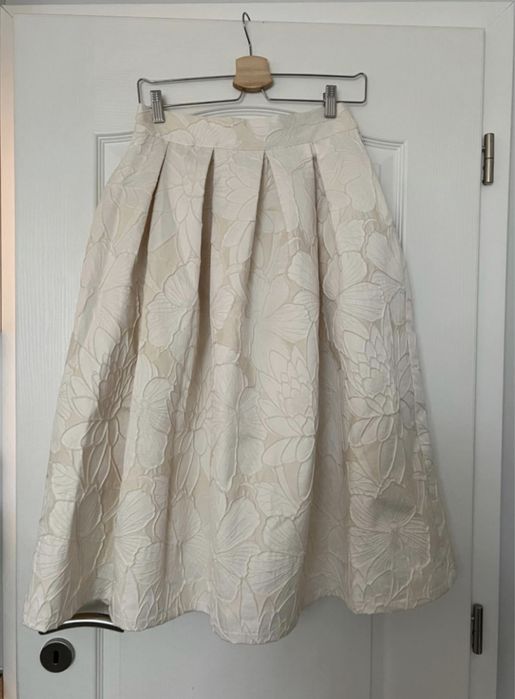 Дамска пола S размер