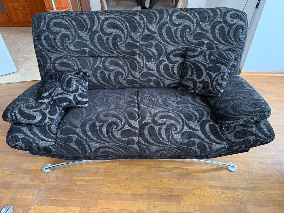 Два дивана, един фотьойл плюс настолен шкаф