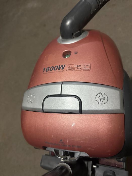 Пылесос LG 1600 W
