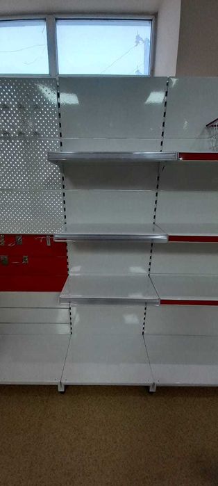 Прилавки витрины полка