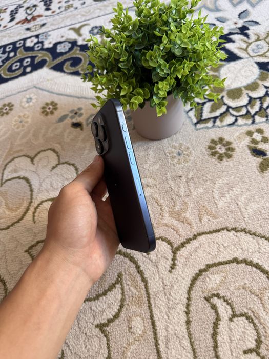 Продам iPhone 15 Pro