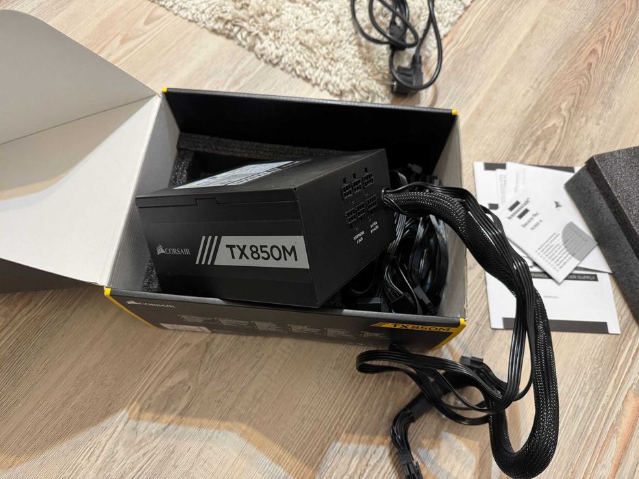 Sursa Corsair TX850M Gold semi modulara