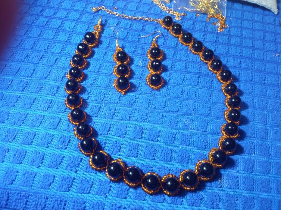 Колье и серьги ручной работы