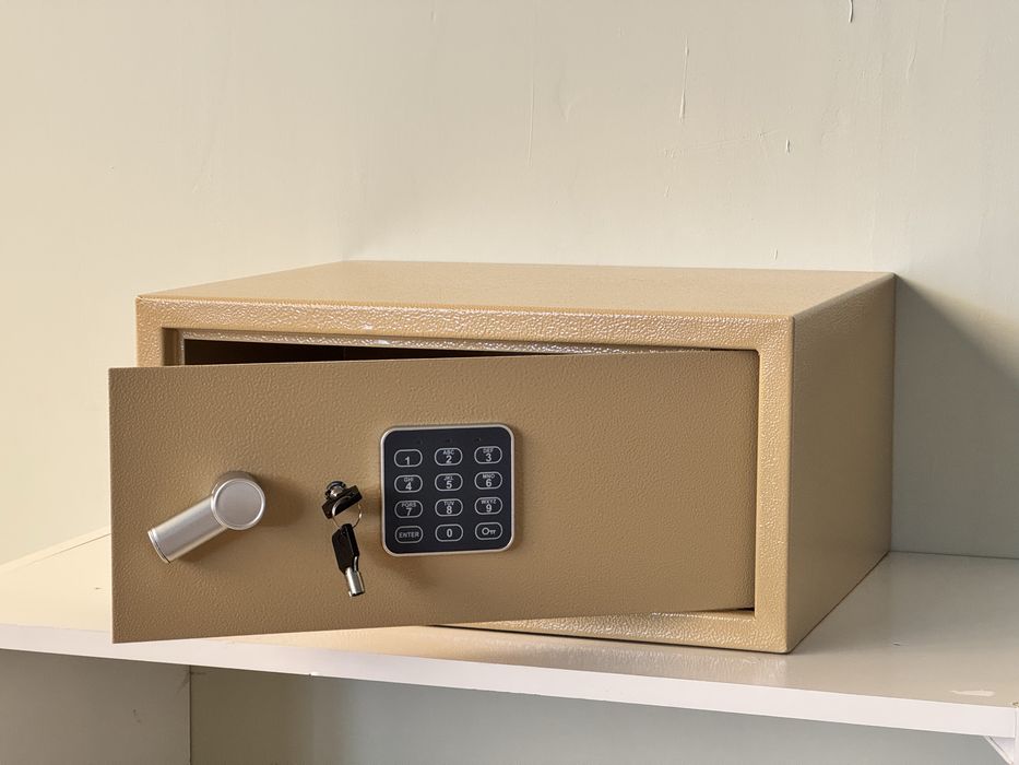 Сейф гостиничный Classmark 17х23х17 см — опт, есть другие размеры