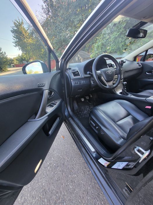 Toyota Avensis facelift T27