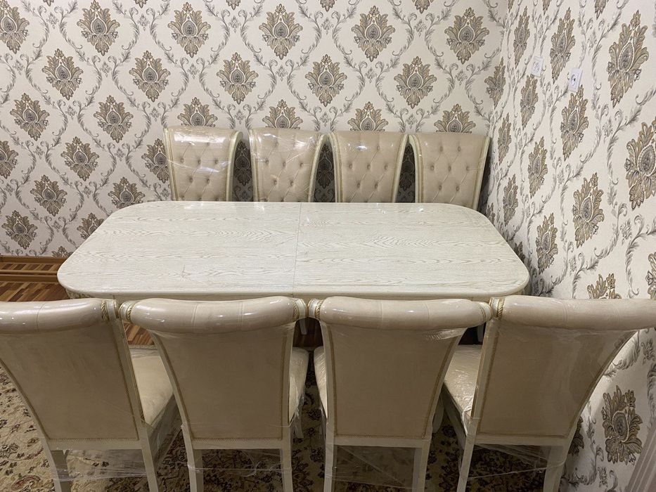 Срочно продоётся стол стуля