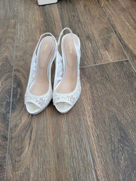 Pantofi albi, nr 36
