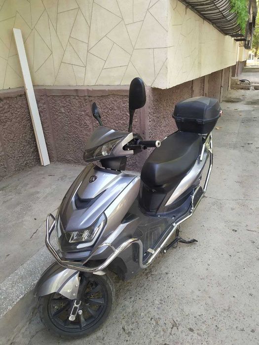 Skuter Scooter sotiladi