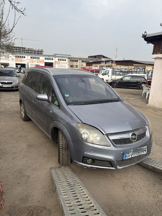 Dezmembrez Opel Zafira 1.9 Diesel cutie manuala 6+1 (2006)