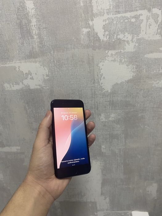 Продам Айфон Se 2022