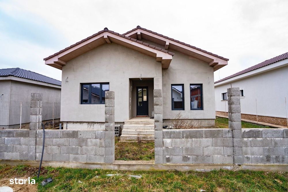 Casa Noua Semifinisata In Cihei Cu 3 Camere