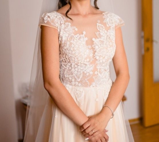 Vând rochie de mireasă