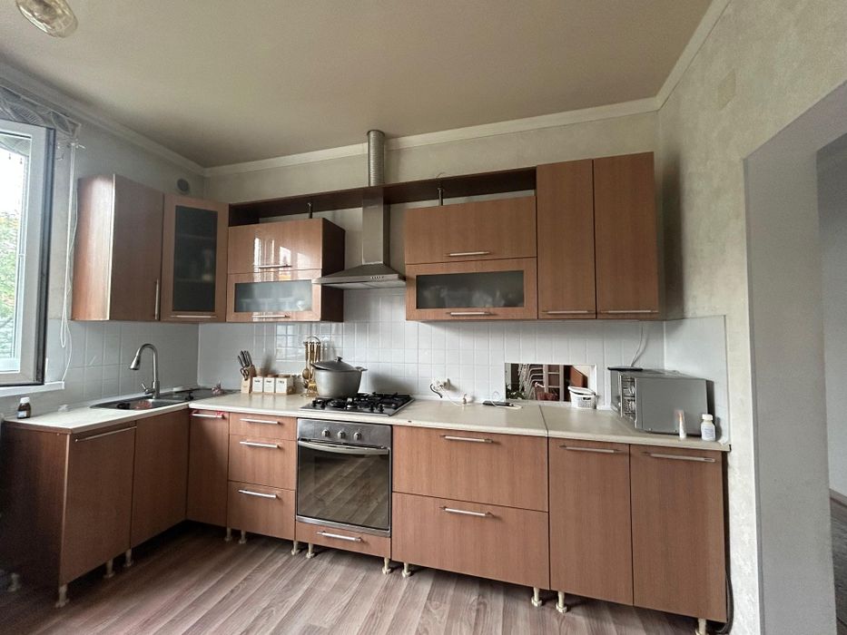 Продам большой угловой кухонный гарнитур