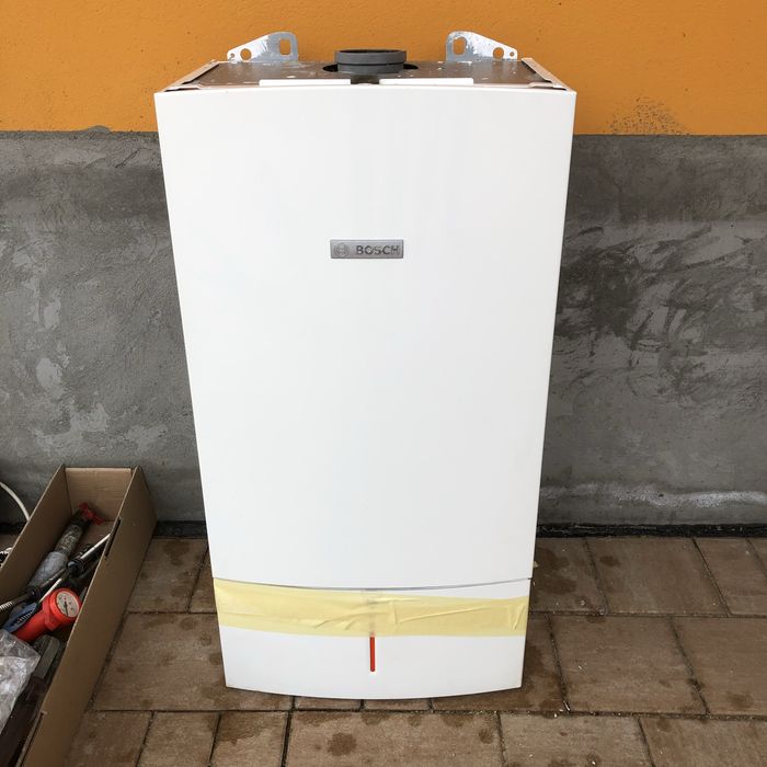 Centrala Bosch zbr42, boiler solar wst sk300/1 , 2 x panou solar vk180