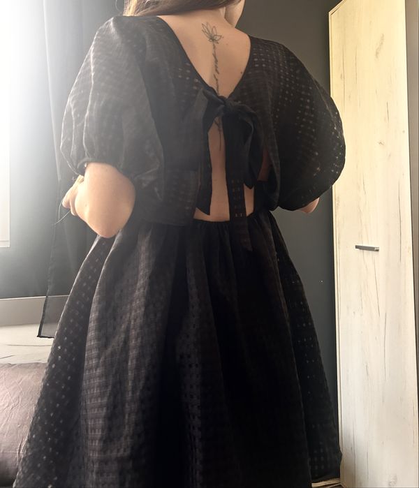 Черна рокля H&M