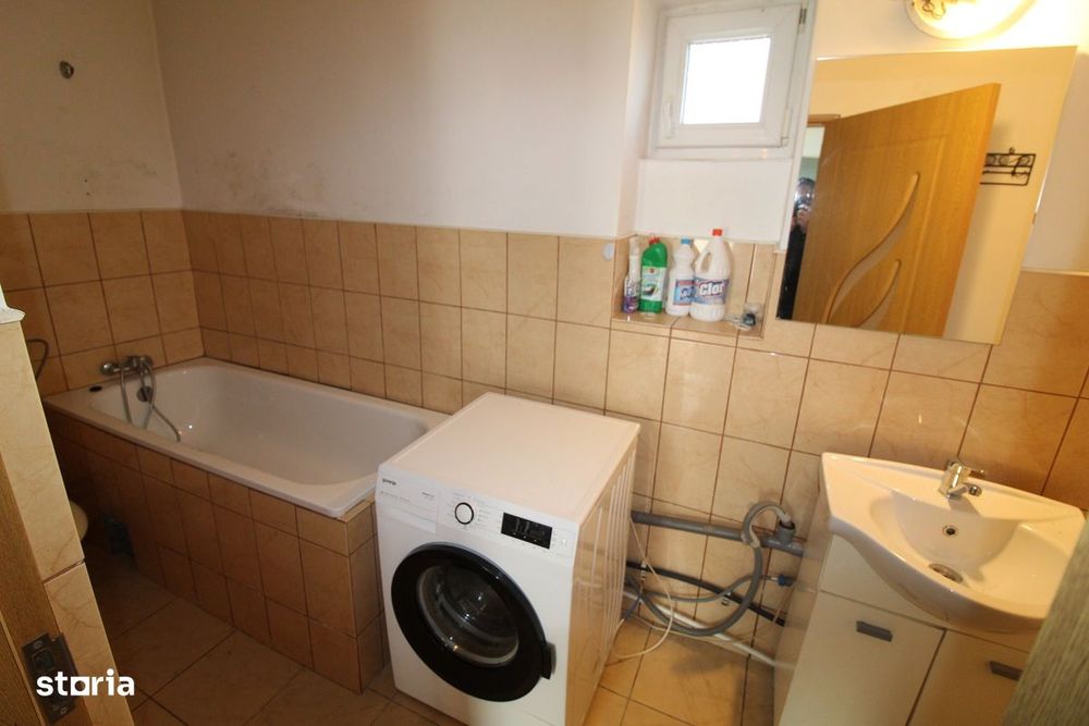 Vând proprietate cu 2 case în Peștișu Mare-Hunedoara, teren 2261mp...