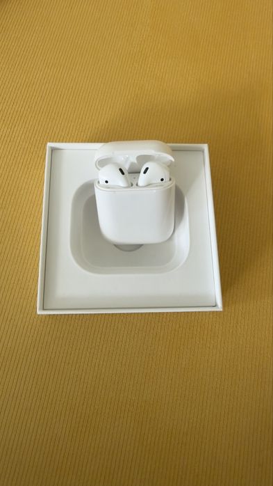 Airpods with charging case