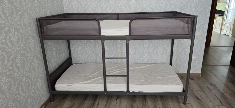 Продам 2-х ярусную кровать
