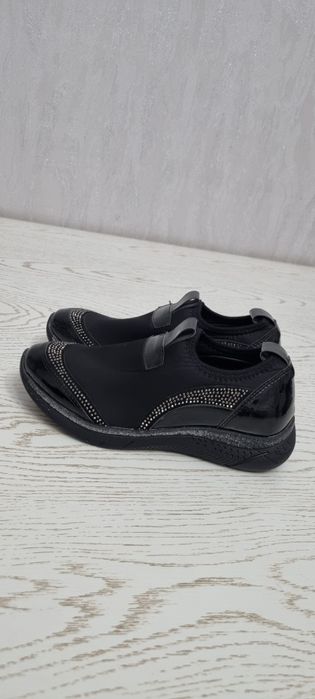 Yangi ayollar oyoq kiymi narxi 99.000ming som