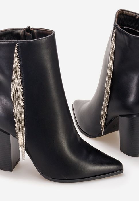 Черни боти на ток