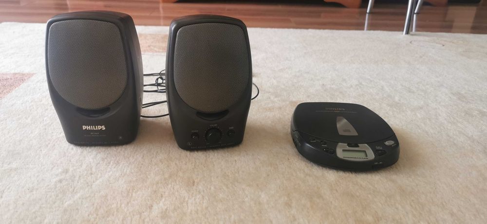 Sistem Audio Complet: CD Player portabil (Discman) Philips + Boxe active
