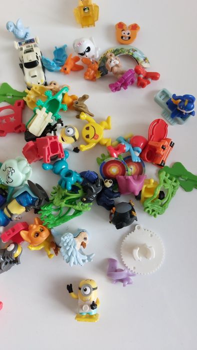 Играчки от шоколадови яйца